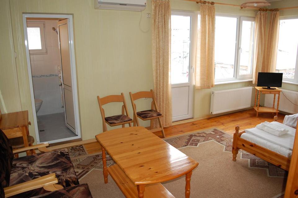 Hotel Borova House Tryavna Esterno foto